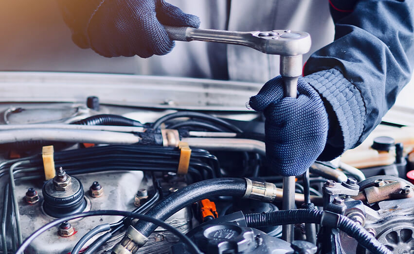 Servicing an Engine